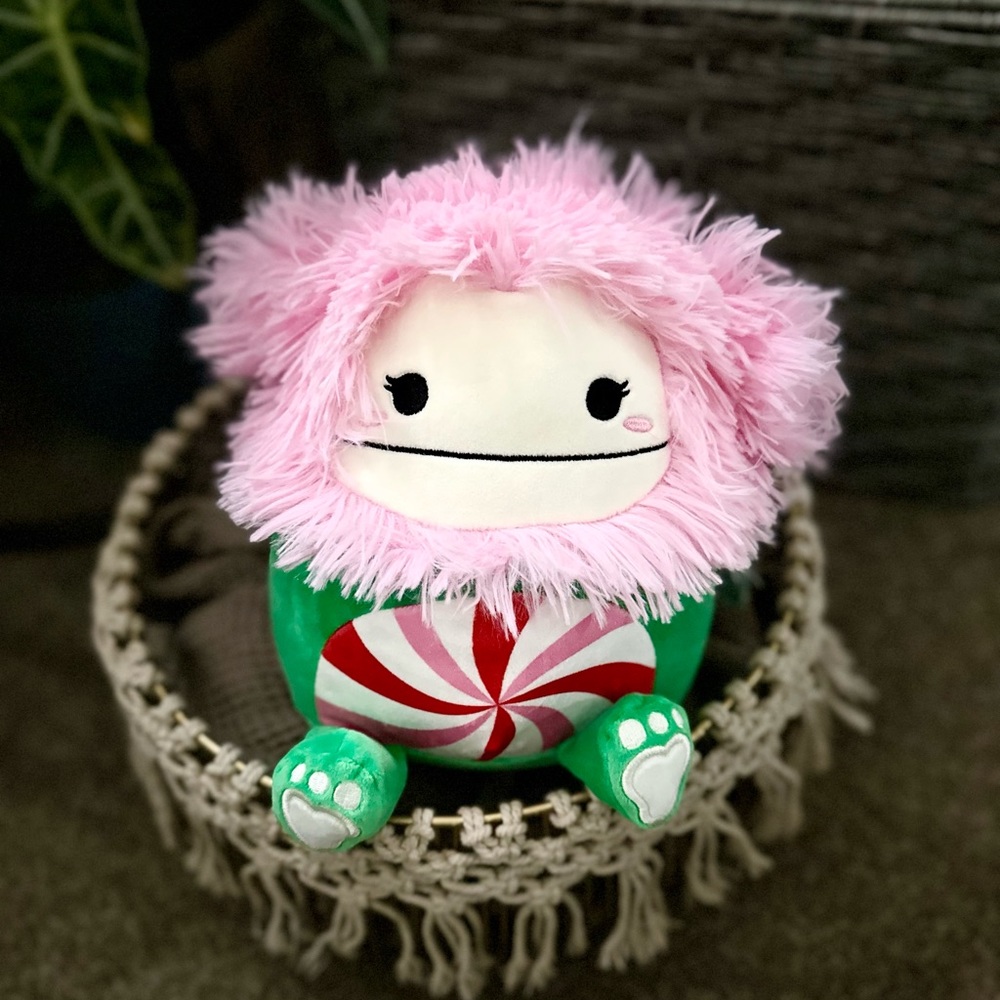 Squishmallows ASTRUD Peppermint Bigfoot- Size 8”- NWT